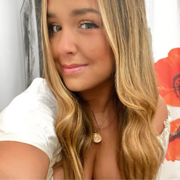 Meet your Posher, Alexus - Picture 1 of 1